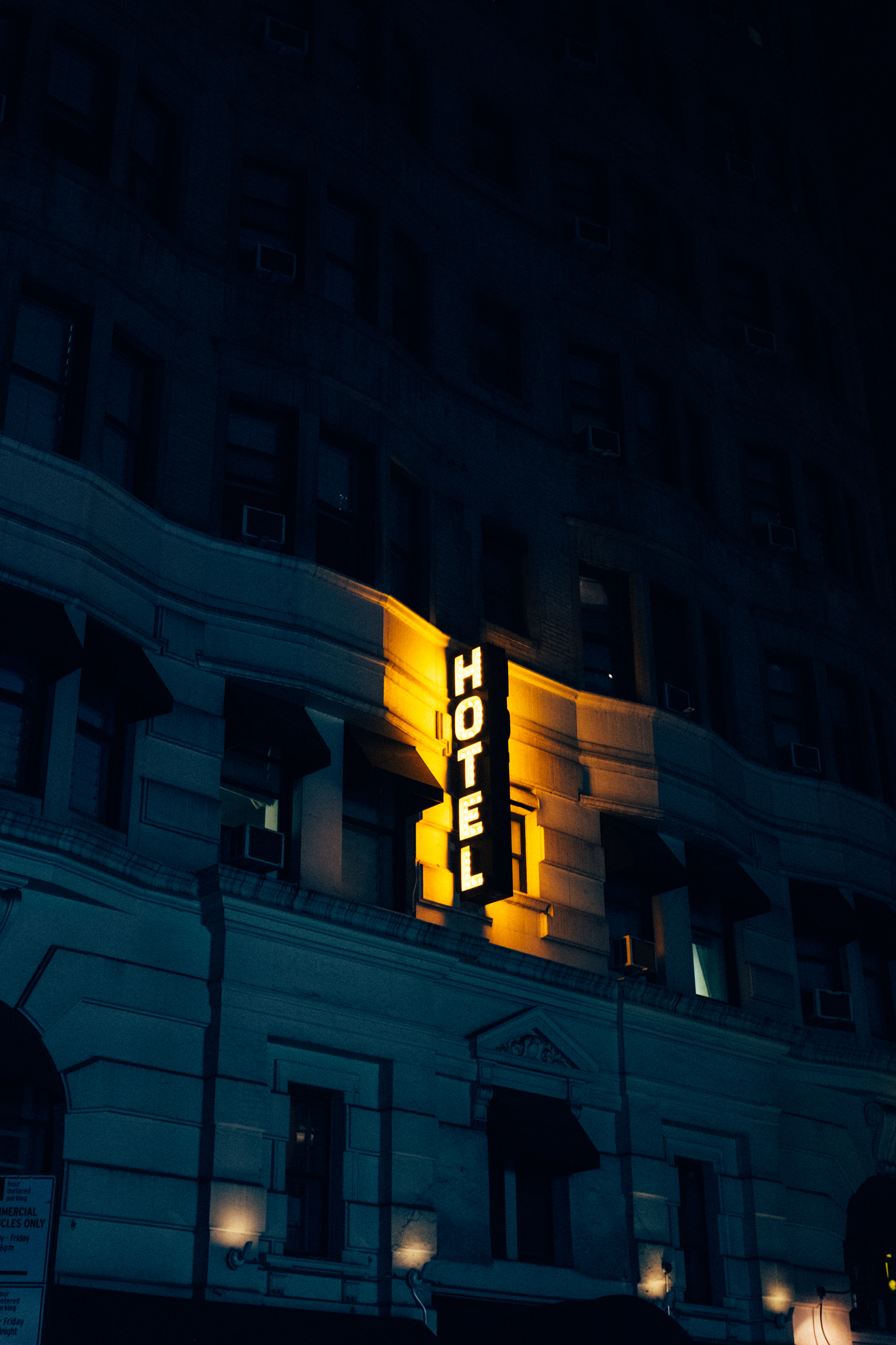 newyork_nuit_night_néon_hotel_soir