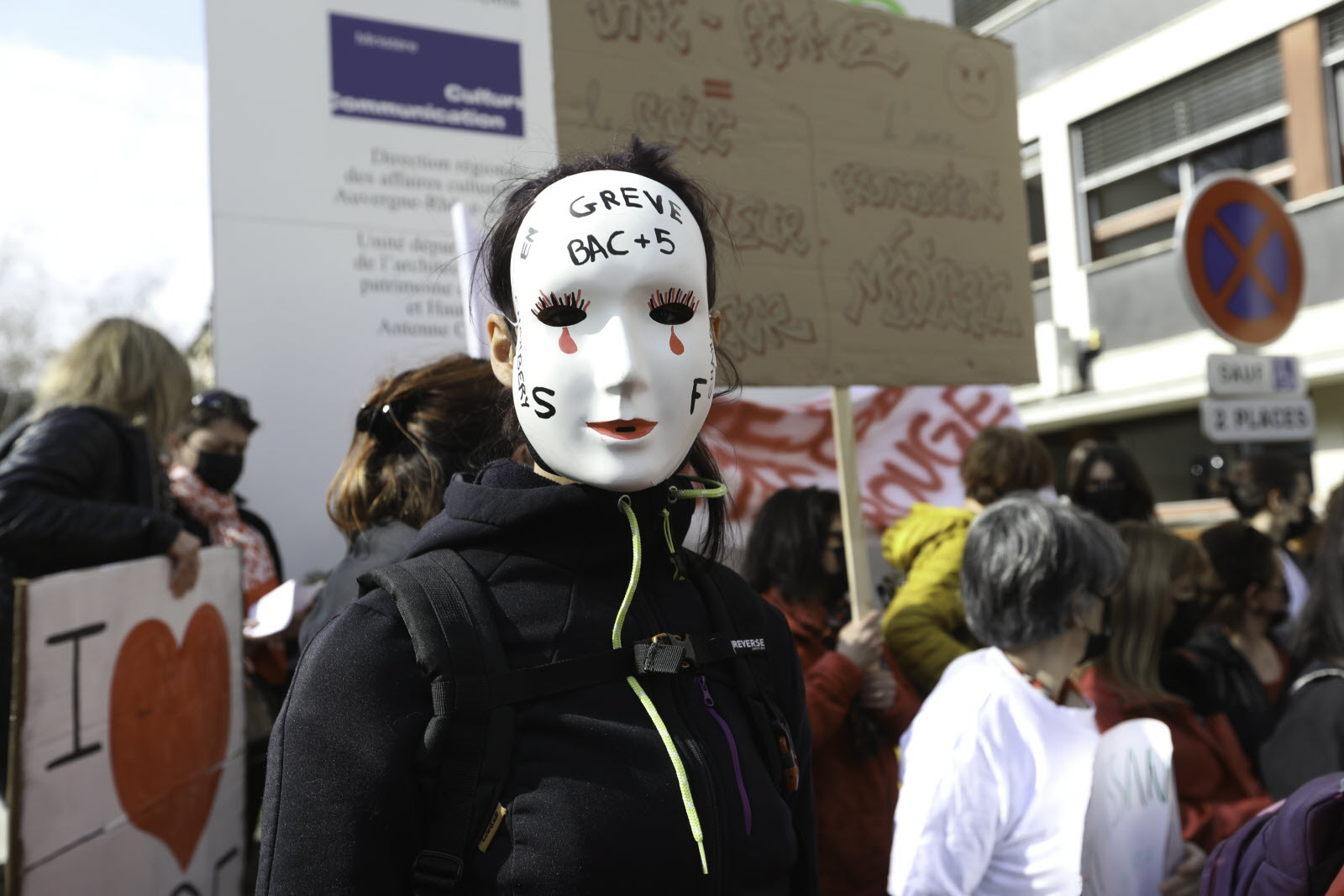 manifestation_sage_femme_masque_grève